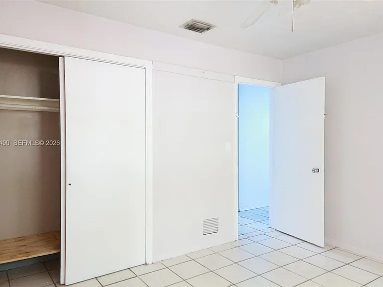 1321 N 58th Ave #1321 — Photo 10