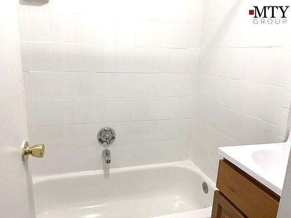 4th image of 155 E 52nd St APT 7G