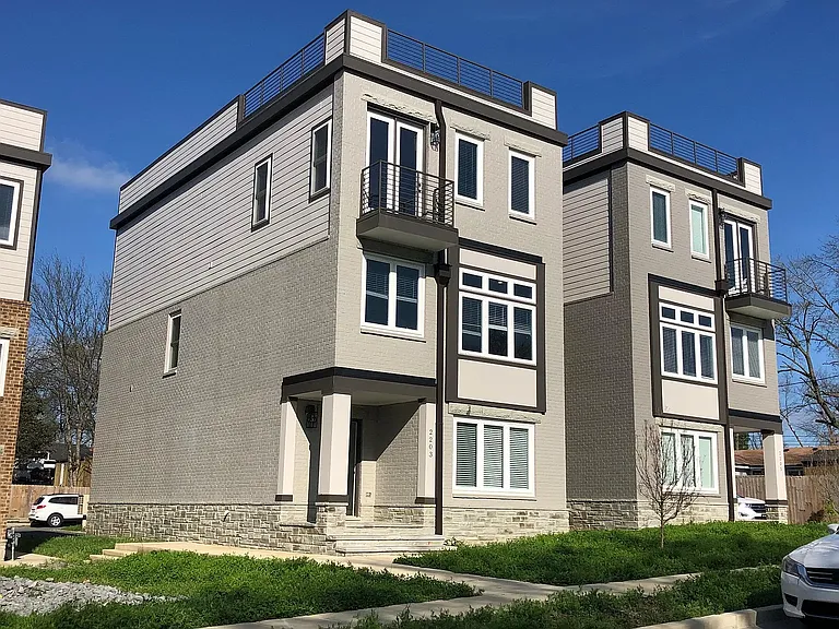 2203 Dabbs Ave — Photo 1