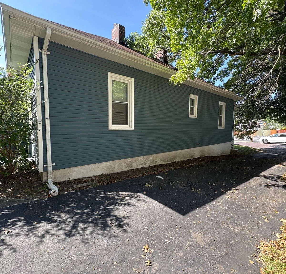2 bed, 1.0 bath, 968 sqft, $1,250 — Photo 4