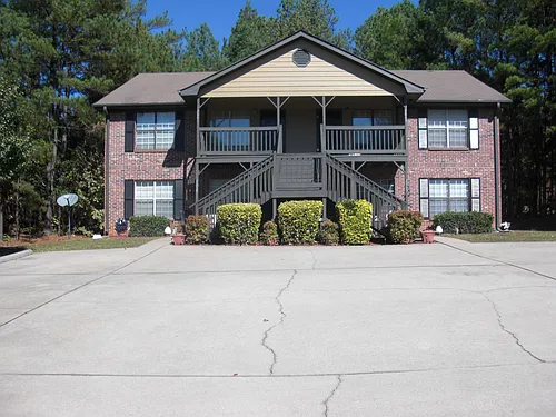 2076 Oakwood Dr #2076 Photo 1