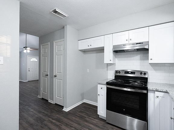 4th image of 436 Fisher St