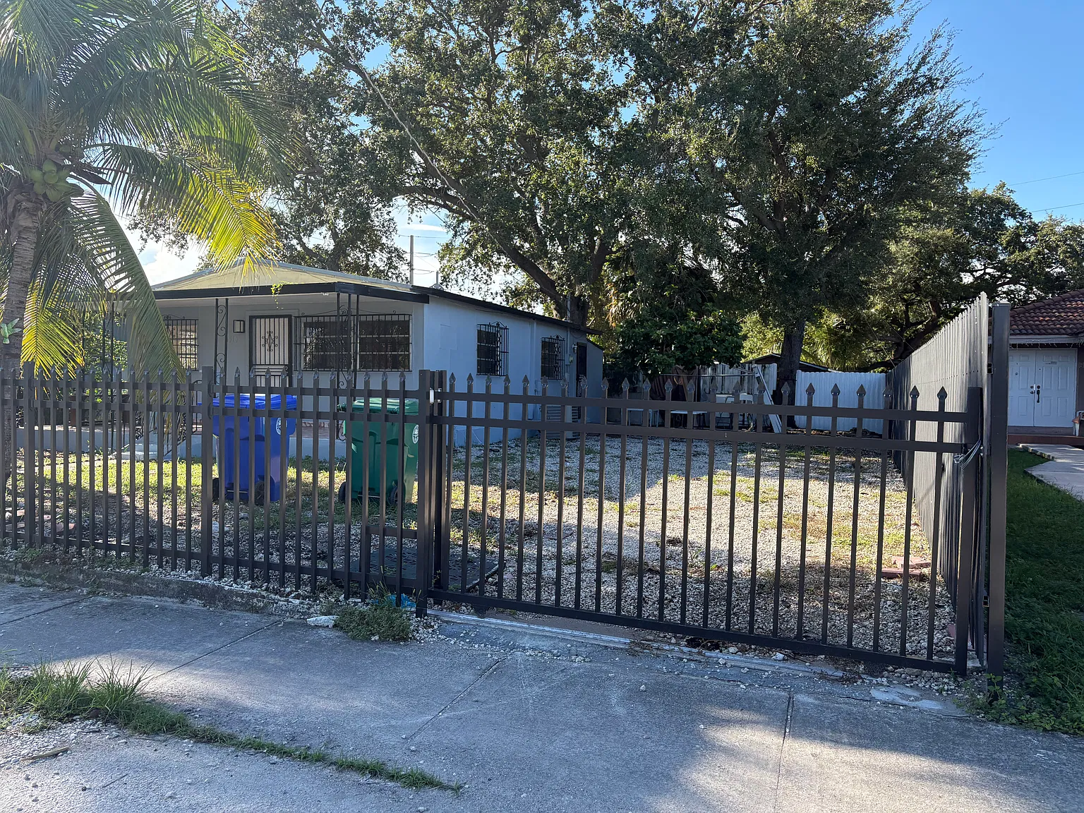 2 bed, 2390 sqft, $2,300 — Photo 2