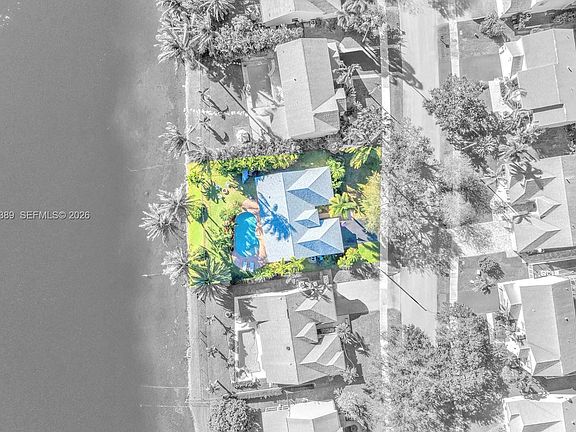 2nd image of 10230 Grove Ln