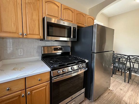 2nd image of 23-08 42nd St #2A