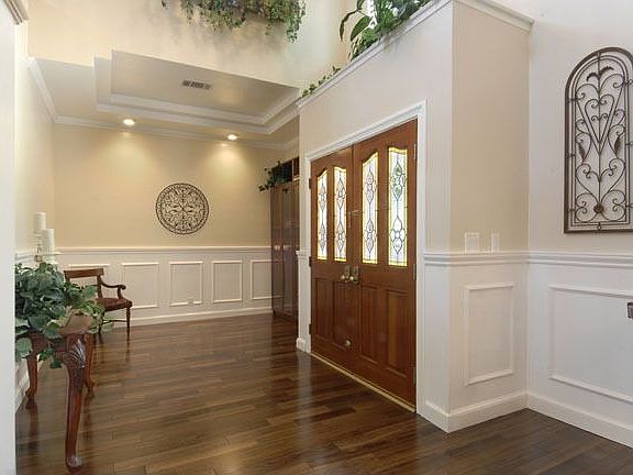 ENTRANCE FOYER
