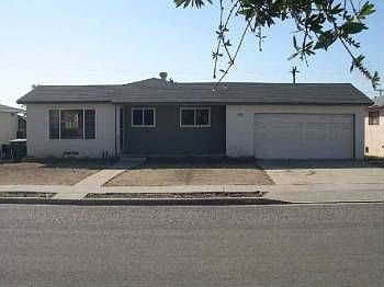 1st image of 740 Dennis Ave