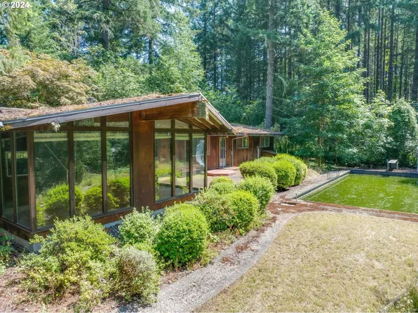 12121 SE Laughing Water Rd, Sandy, OR 97055