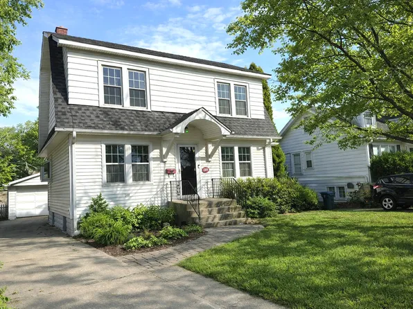 251 S Oakland Grv, Elmhurst, IL 60126