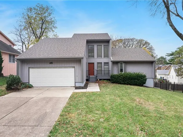 5772 Marty St, Overland Park, KS 66202