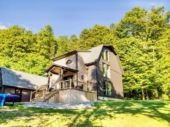 4810 Howlett Hill Rd, Marcellus, NY 13108