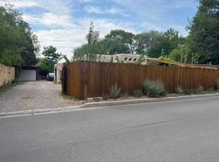 324 Montoya St, Taos, NM 87571