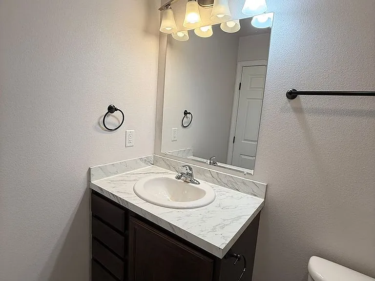 1733 N Nina Cir — Photo 16