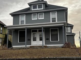110 W 5th St, Muscatine, IA 52761