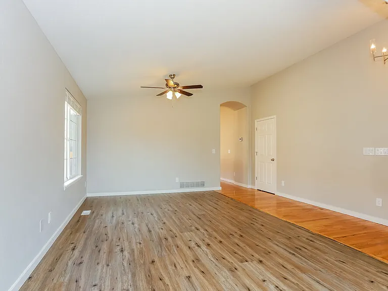 4938 Dillon St — Photo 5