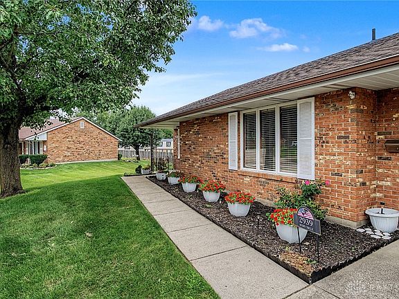 3rd image of 2939 Avery Cir