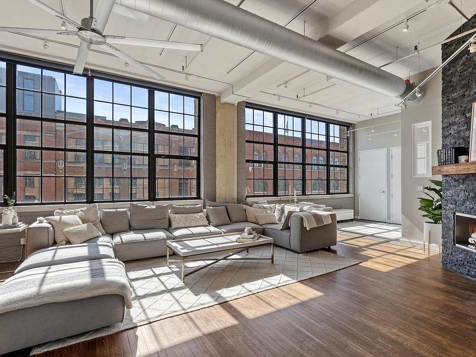 1st image of 318 East Chicago STREET #4B