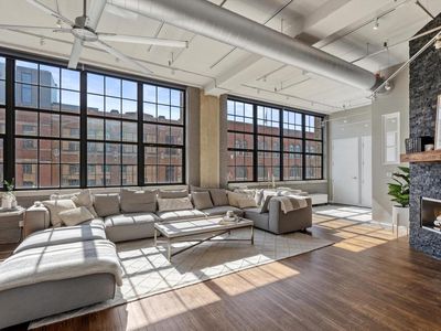 318 East Chicago STREET UNIT 4B, Milwaukee, WI, 53202