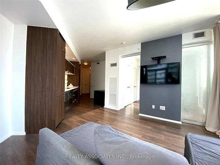 45 Charles St E #3107 — Photo 4