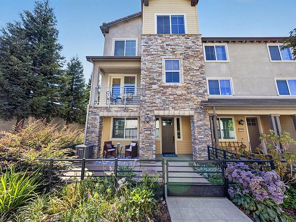 3rd image of 6041 Sunstone Dr