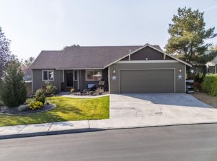 2214 SW Lava Ct, Redmond, OR 97756