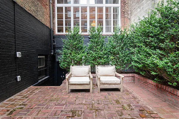 Rented by Nest Seekers International | media 34