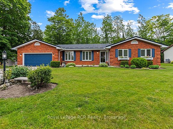 5th image of 25 Graham Cres N