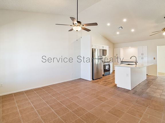 4th image of 8328 N 31st Ave