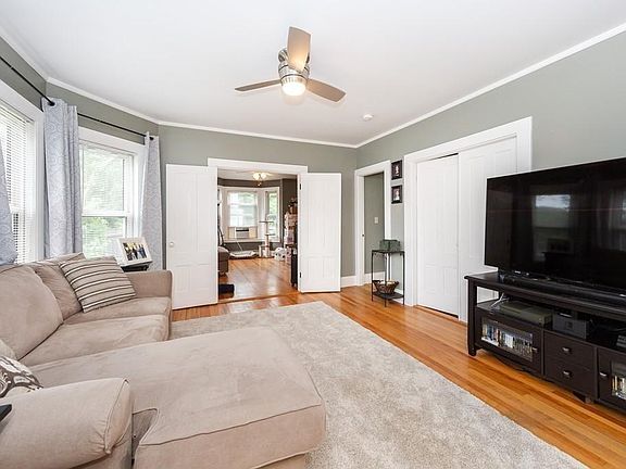 4th image of 3 Vine St #1