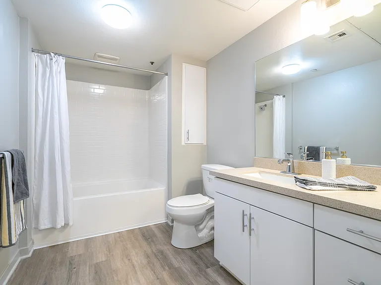 Metro Gateway Apartment Homes — Photo 23