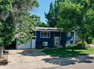 899 9th St E, Dickinson, ND 58601