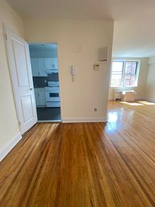 14336 Barclay Ave APT 2F, Flushing, NY, 11355