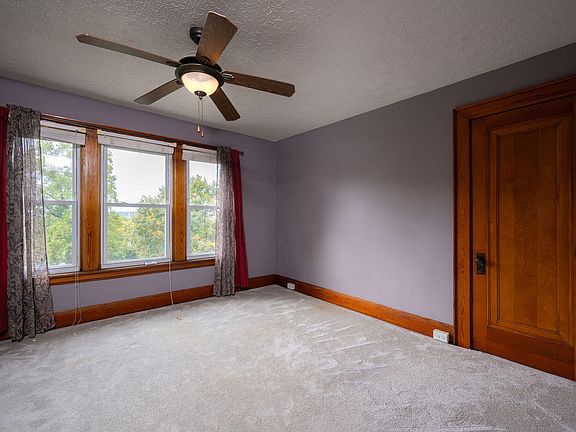 5th image of 428 Van Voast Ave