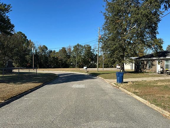 4th image of 373 Hickory Ct