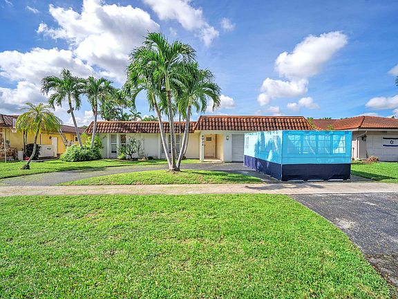 2nd image of 4934 Sarazen Dr