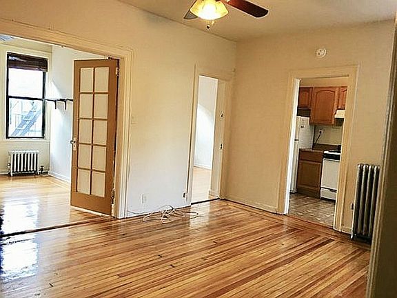 3rd image of 3113 34th St APT 3A