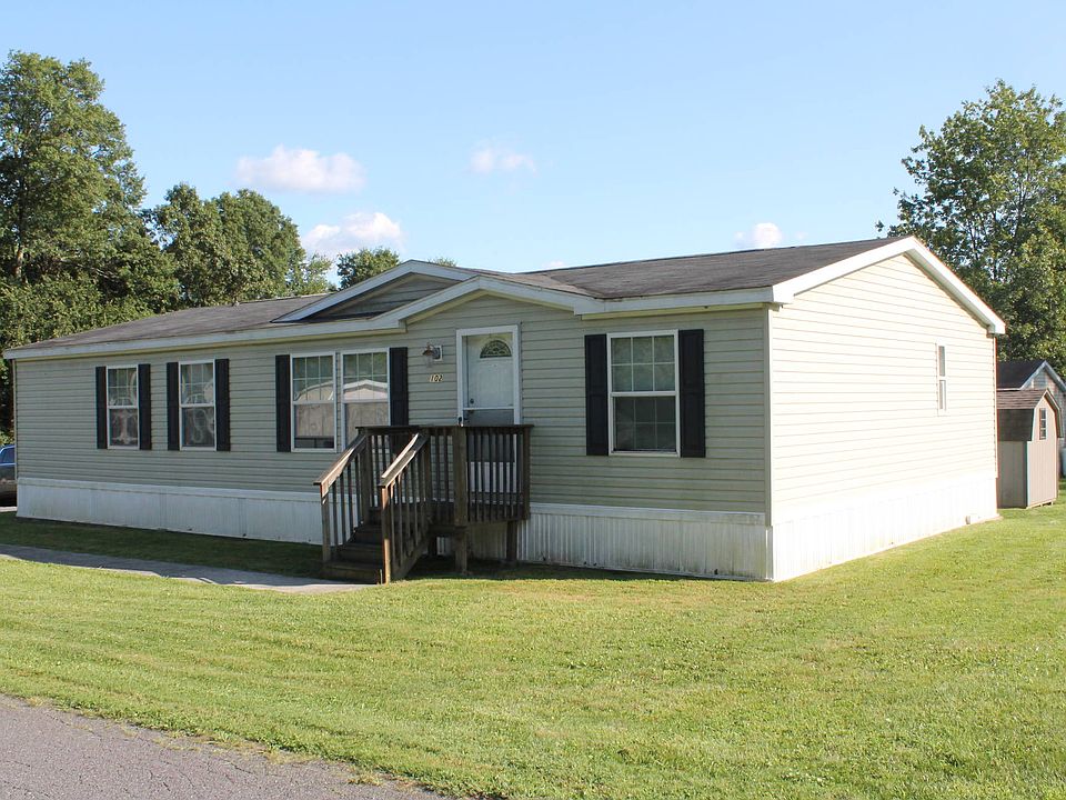 1st image of 102 Deerhaven Ln