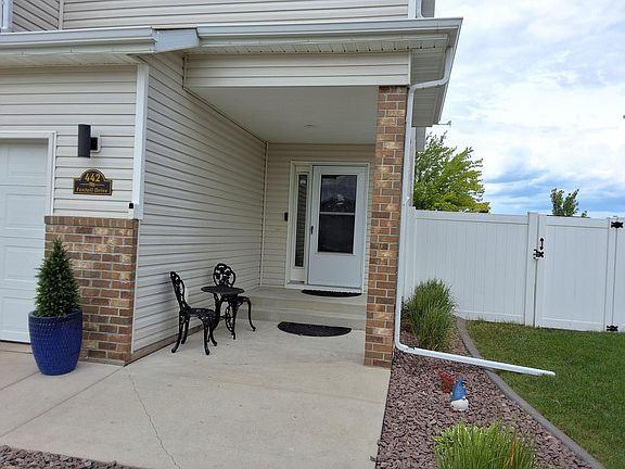 2nd image of 442 Foxtail Dr E