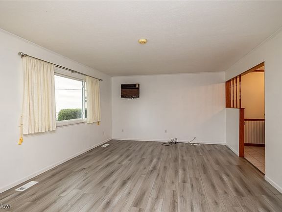 5th image of 188 Parkway Dr