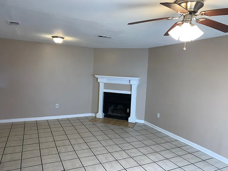 15874 S Sanderland Ave #D — Photo 4
