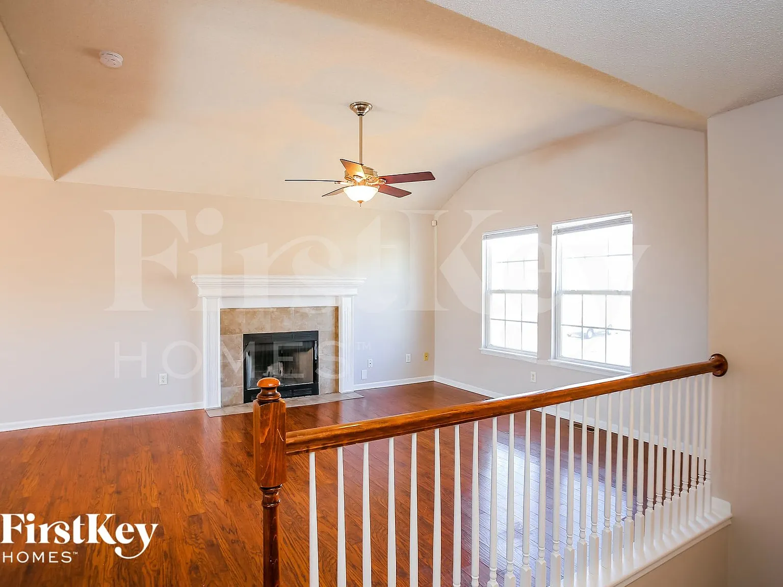 3 bed, 2.0 bath, 1369 sqft, $2,175 — Photo 3
