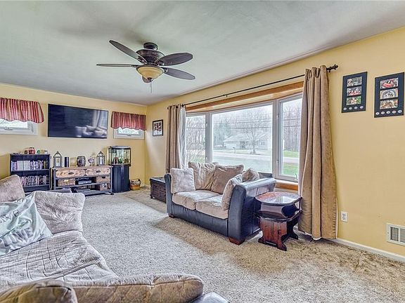 3rd image of 76 Chestnut Ridge Rd