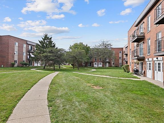 2nd image of 135 W Elk Trl APT 135