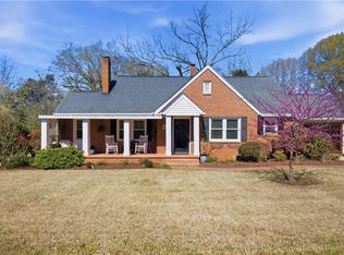 310 Retreat St, Westminster, SC 29693