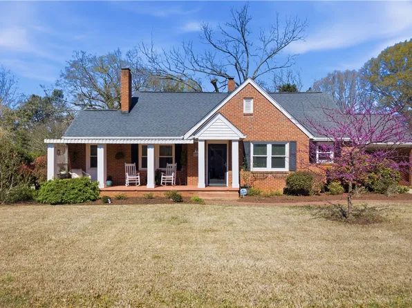 310 Retreat St, Westminster, SC 29693