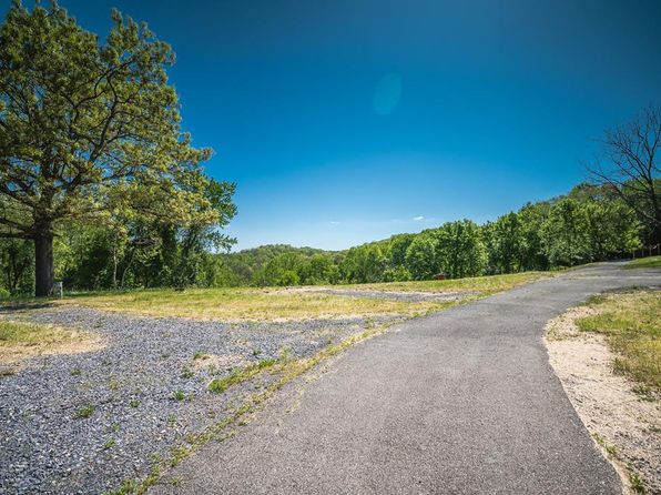6898 Legends Hwy, Oak Hill, WV 25901