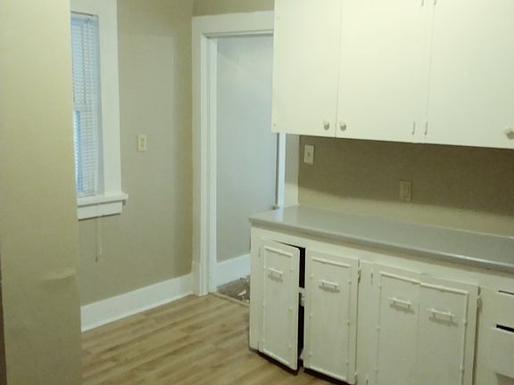 5th image of 2732 Camden Ave