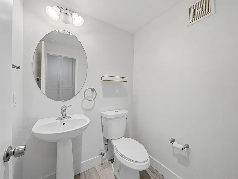 1645 Burr Oak Pl — Photo 17