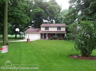 9521 Parkview Dr, Plymouth, IN 46563