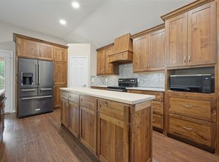 217 Southpeak Ln, Ponder, TX 76259